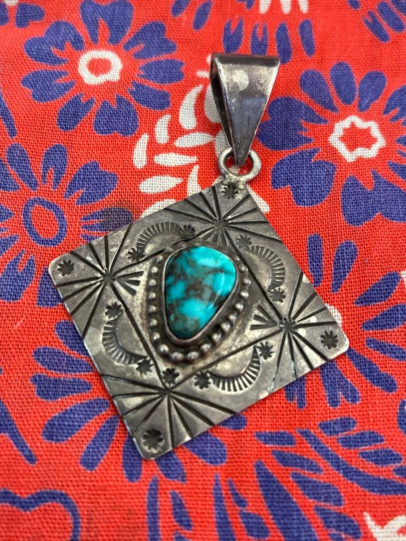 ナバホ族ハーマンスミス ターコイズペンダント キングマン