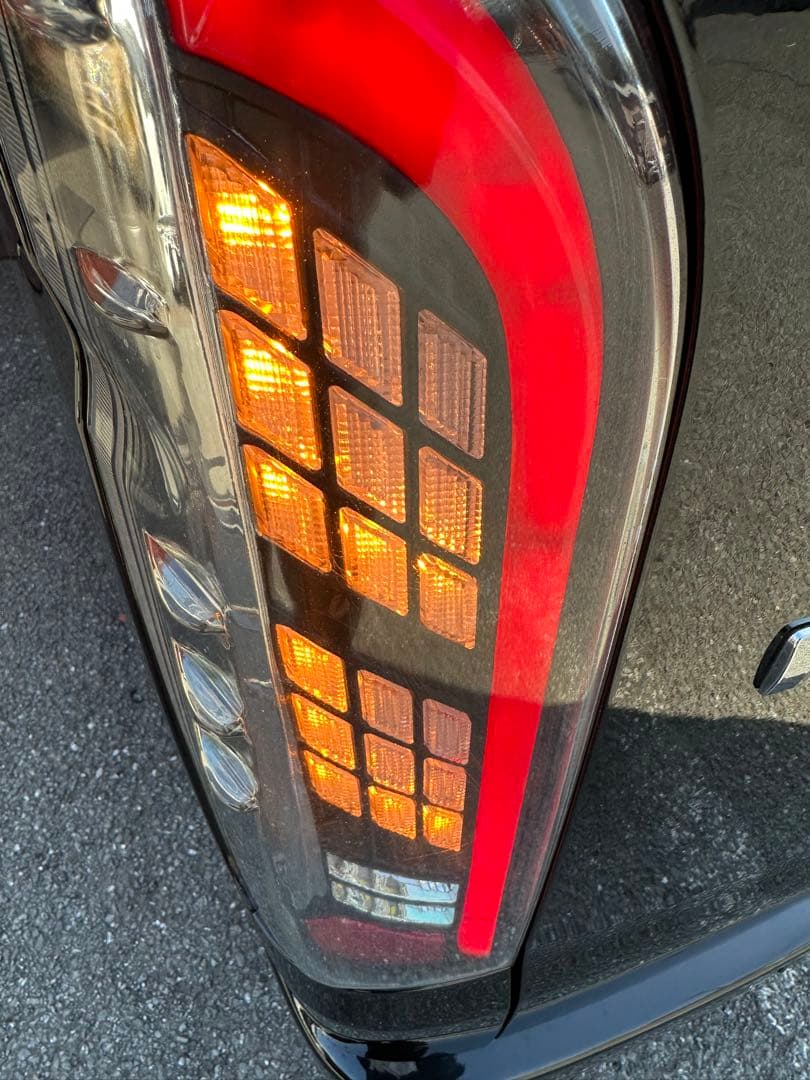 ハイエースLEDテールレンズ