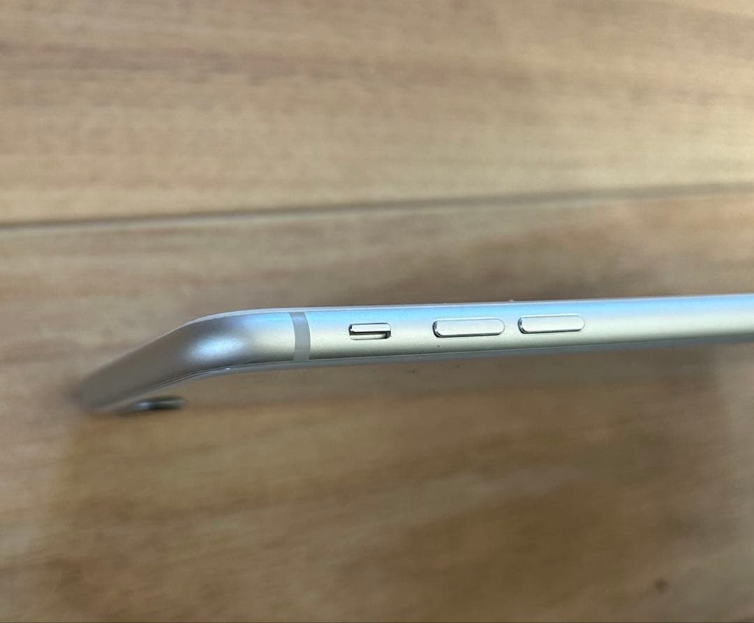 Apple iPhone 8 Plus シルバー本体