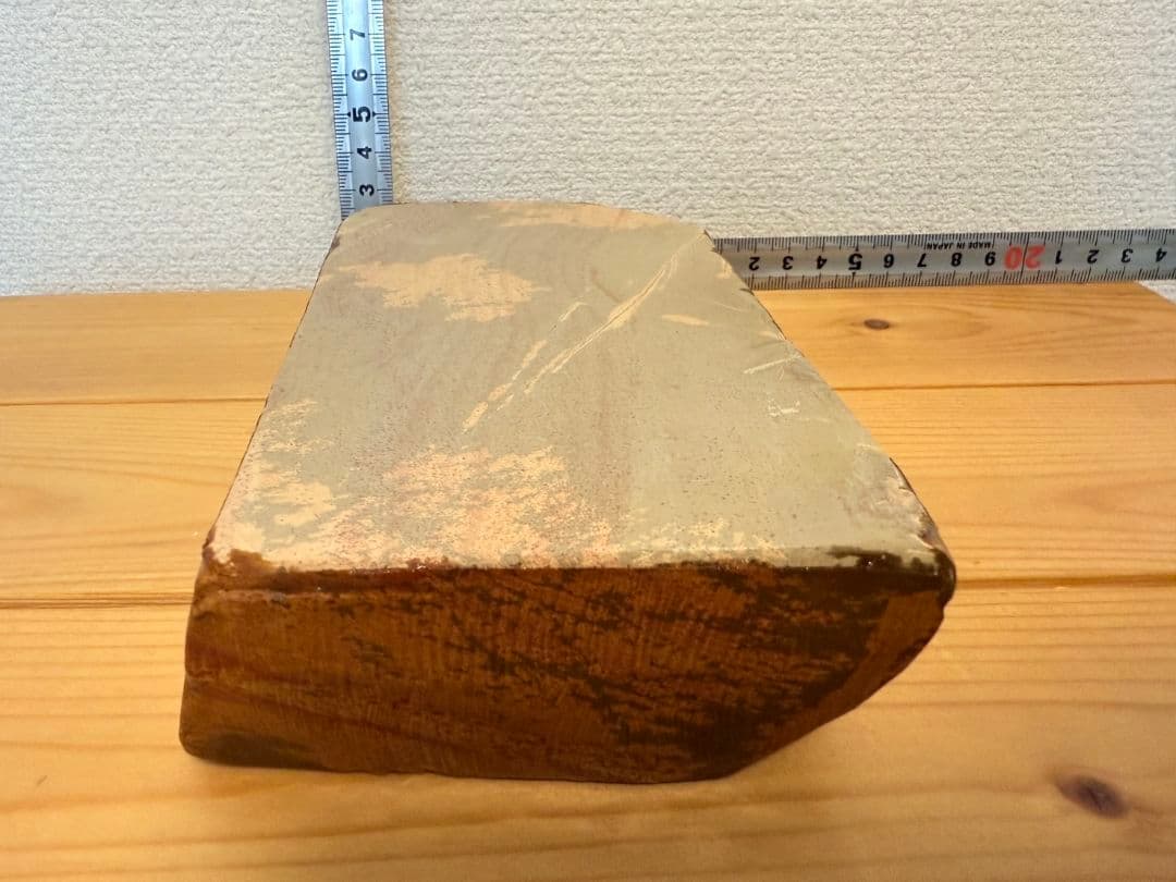 天然砥石　山不明　仕上げ砥石　蓮華　鯰入り