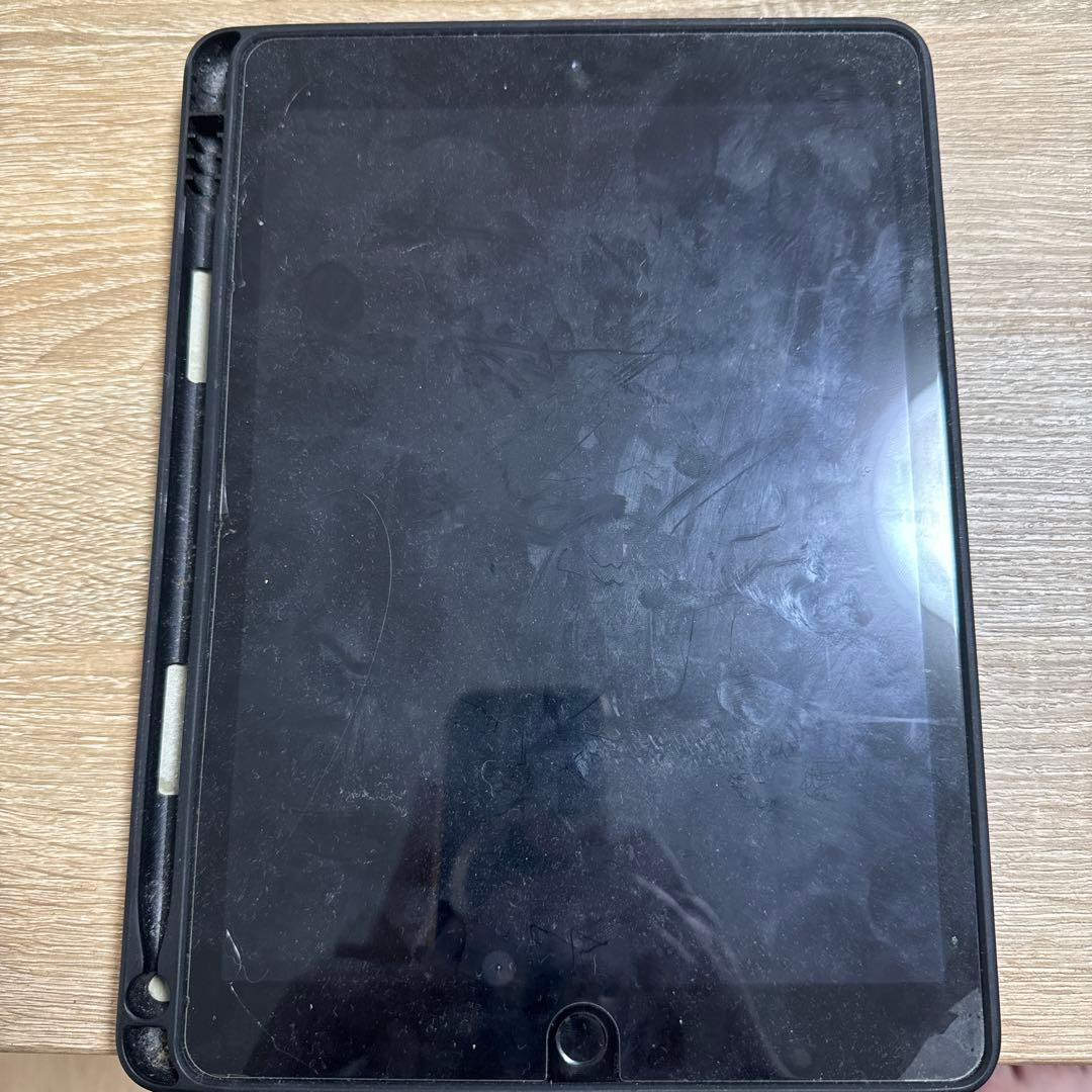 ま*め様 iPad第7世代