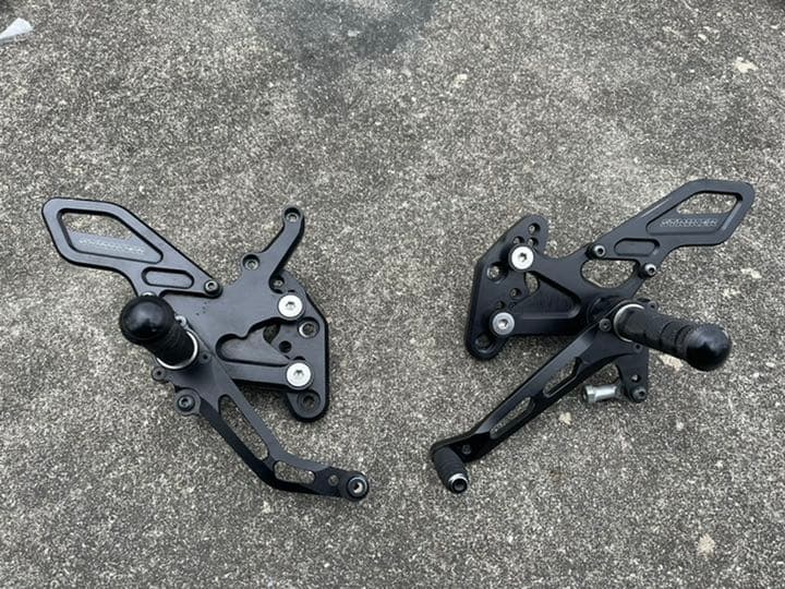 GSX-R125 ストライカーバックステップ