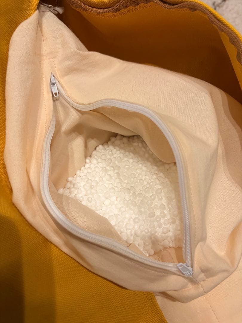 テトラ　tetraビーズクッション　レギュラーサイズ 8号帆布　やまぶき色