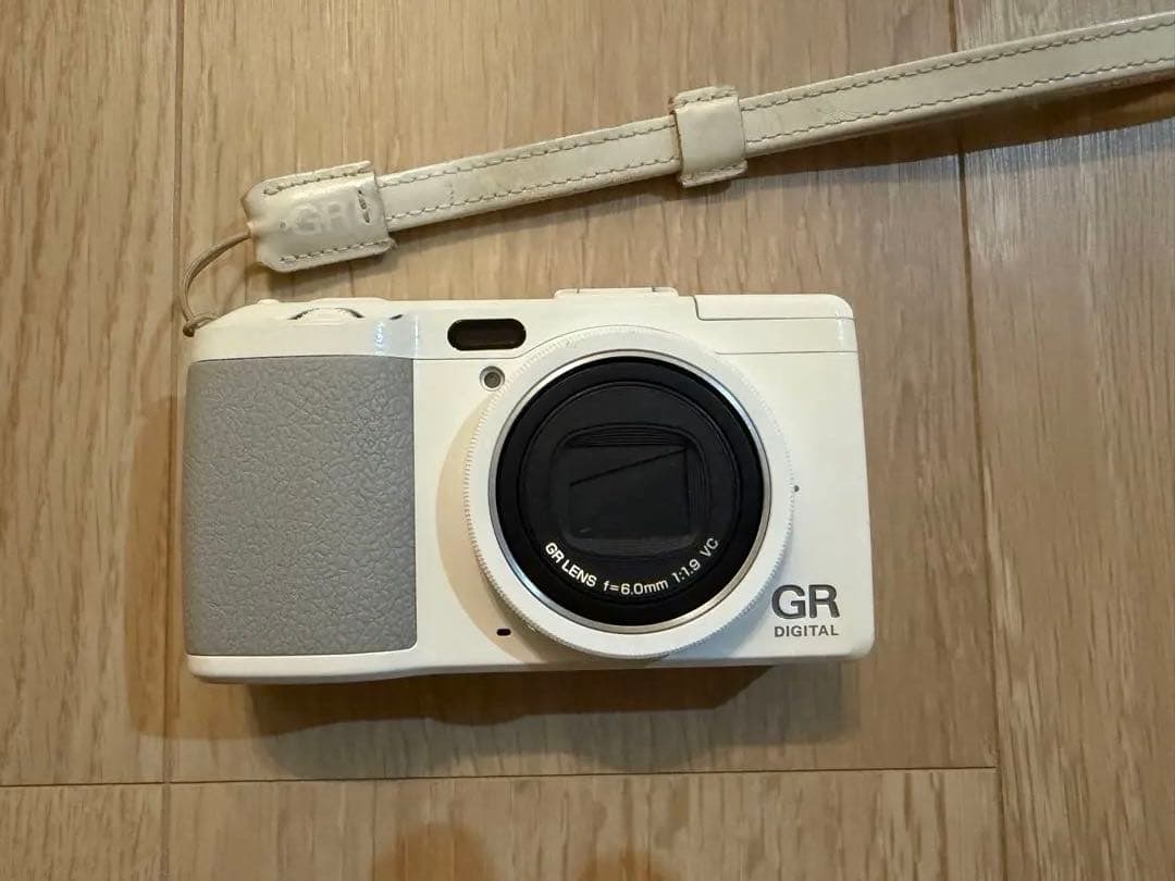 RICOH GR DIGITAL ホワイト
