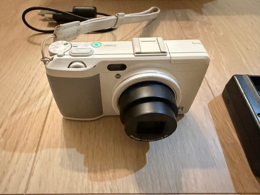 RICOH GR DIGITAL ホワイト