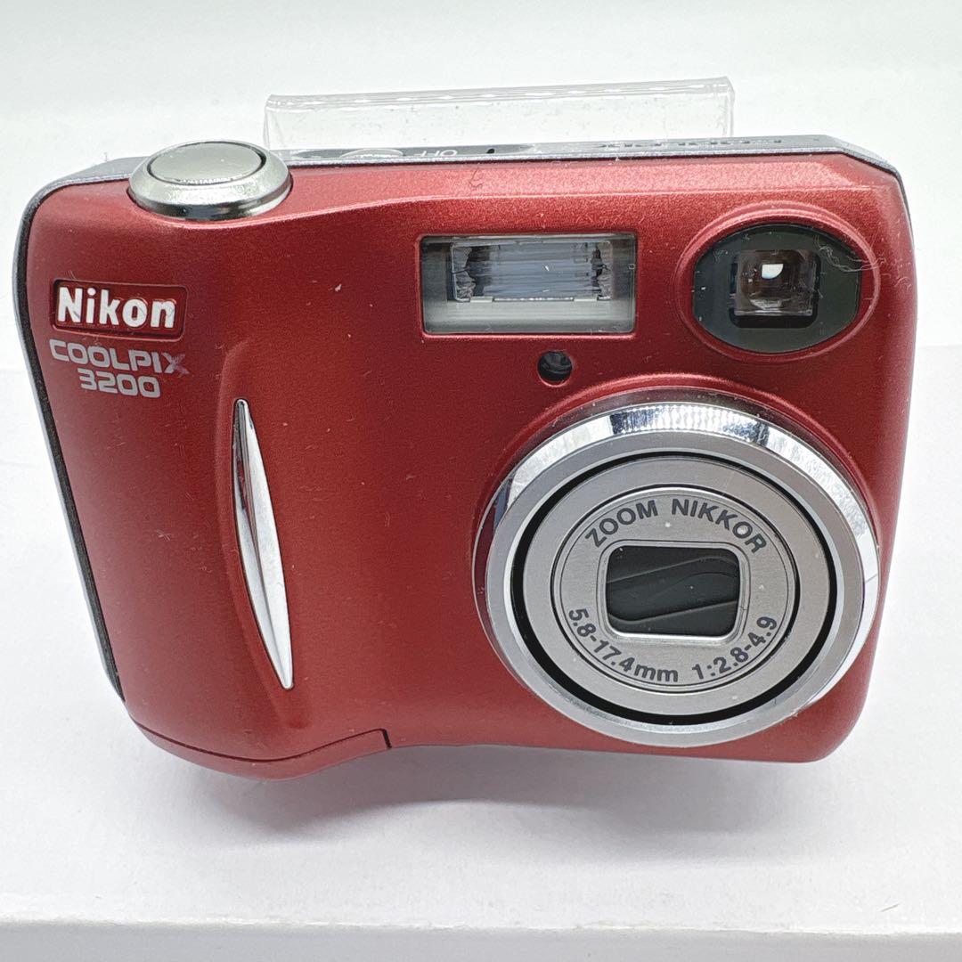 Nikon COOLPIX 3200 レッド　単三電池使用