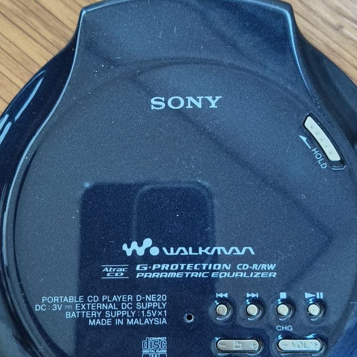 SONY D-NE20 ポータブルCDプレーヤー（ジャンク）