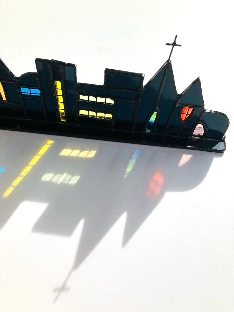 ステンドグラス　夜の街並みとサンタのおっとと…。