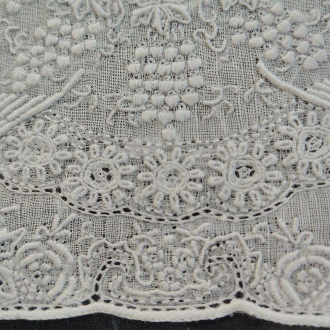 期間限定お値下げ（新品未開封）スワトウ花柄鳳凰刺繍 ハンカチ