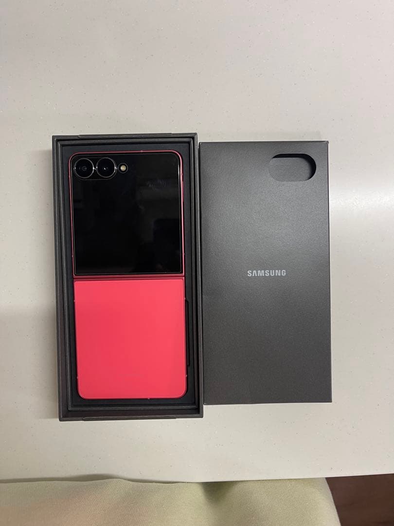 Samsung Galaxy Z Flip7 コーラルレッド