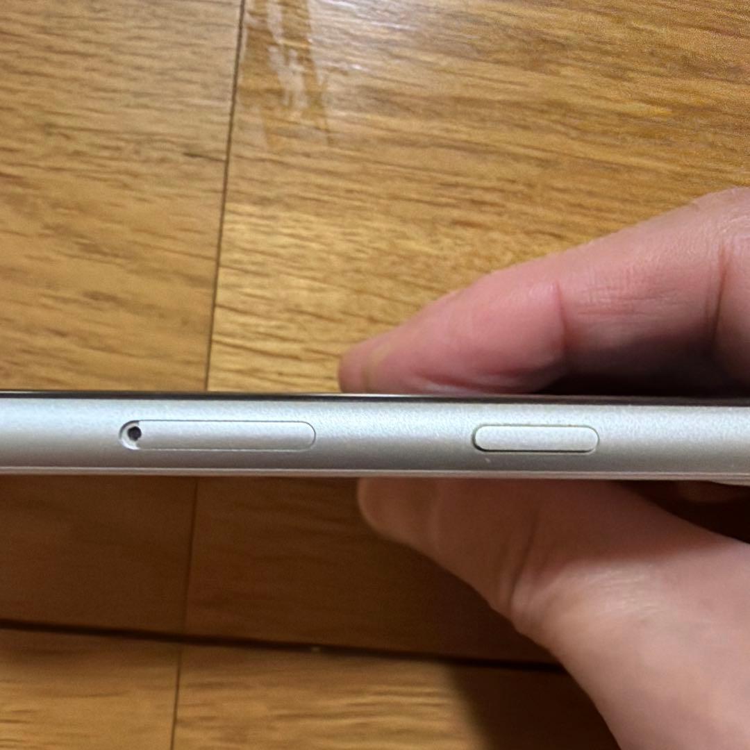 【再値下げ】iPhone SE2 純正箱と付属品あり　SIMフリー