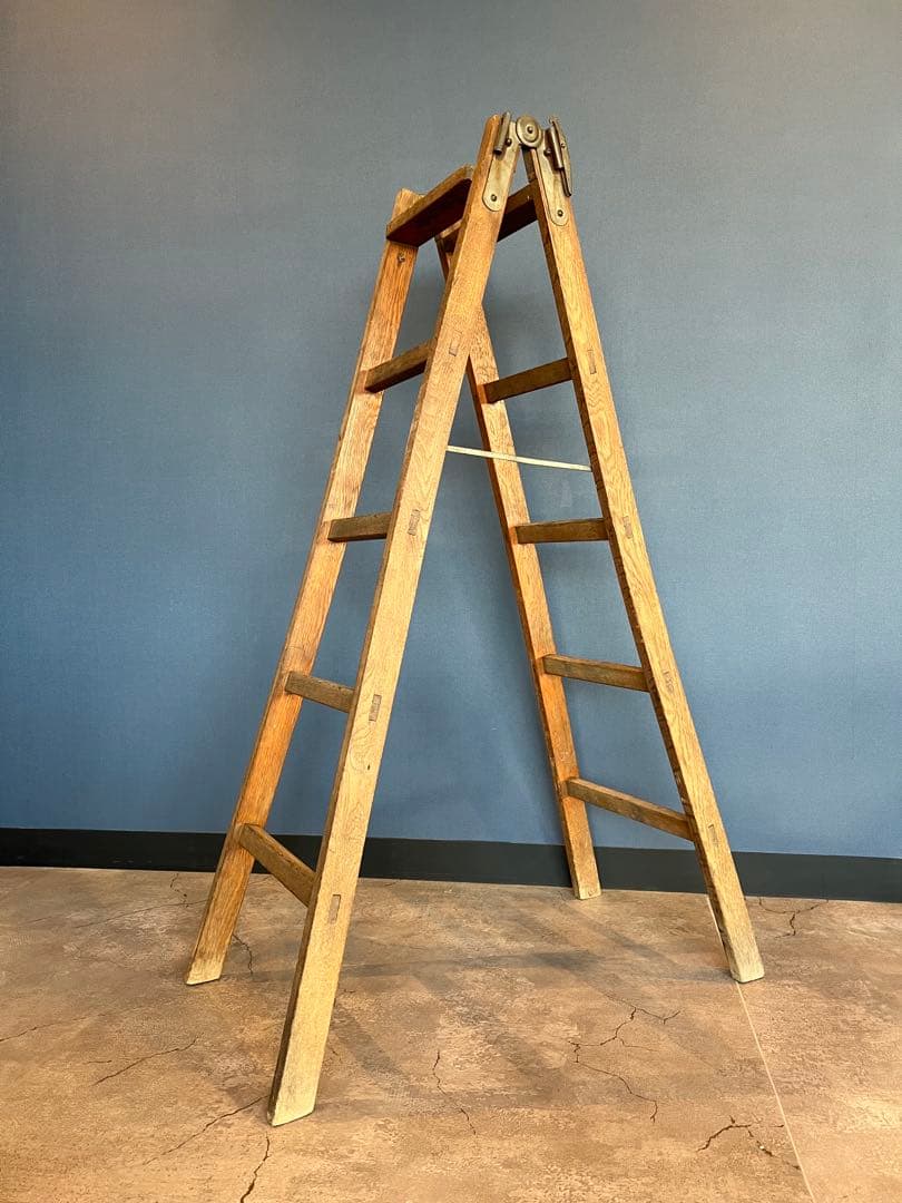 値下げ　ビンテージ家具　脚立　はしご　木　店舗什器　アンティーク　ステップラダー