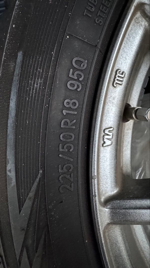 【送料込み】スタッドレス4本セット　18インチ