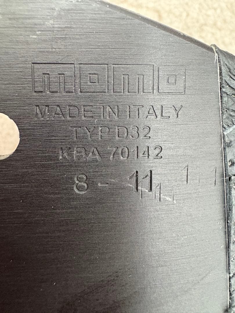 MOMO JET 32φブラックレザー ステアリング