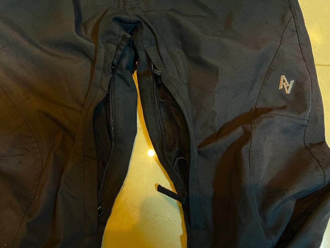 A.A. ダブルエー スノーボードウエア・パンツセット 黒