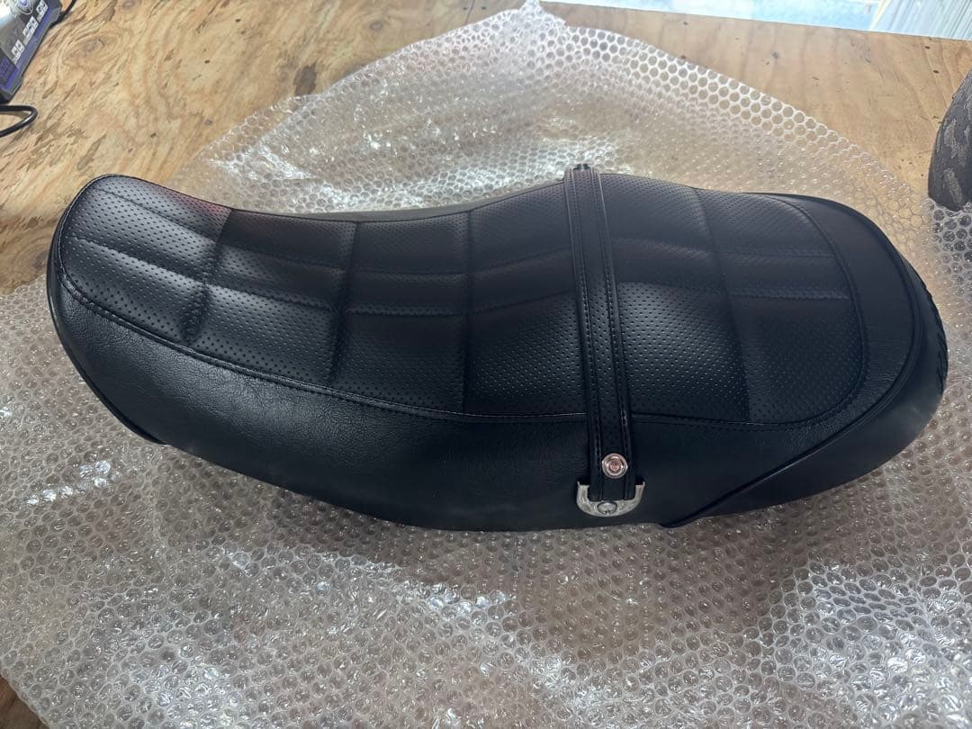 カワサキ　z900rs シート　川口シート