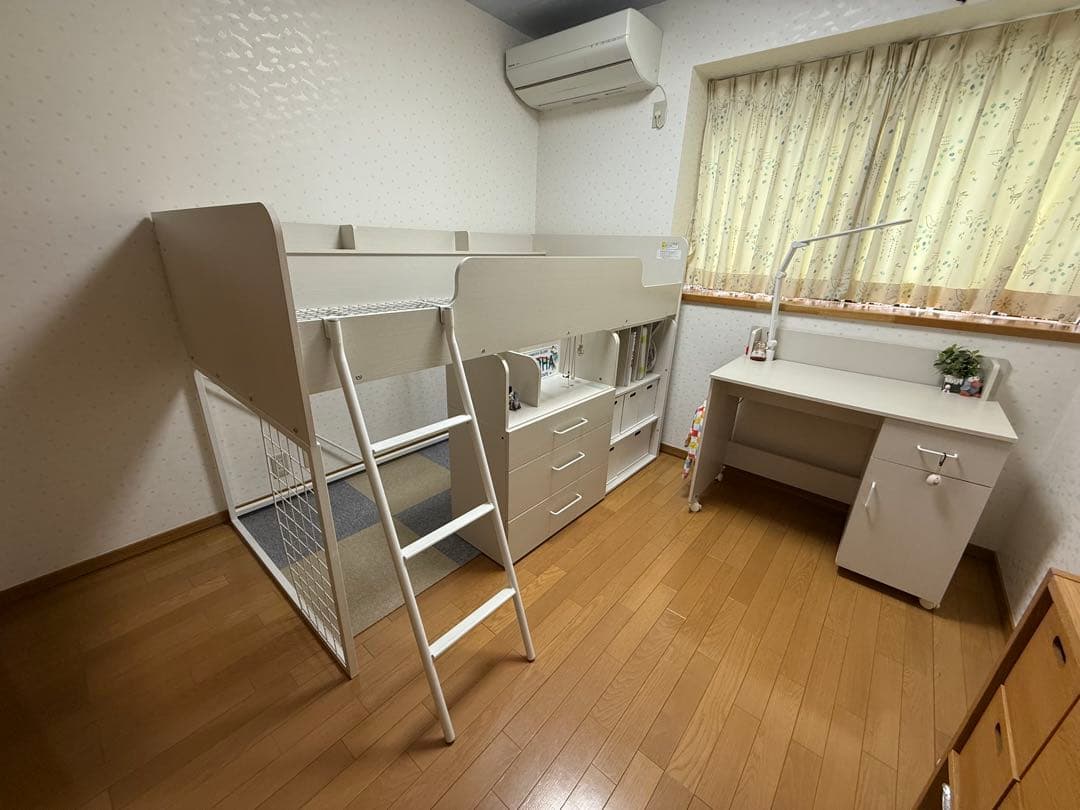 ロフトベッド・デスク付きホワイト 勉強机&椅子