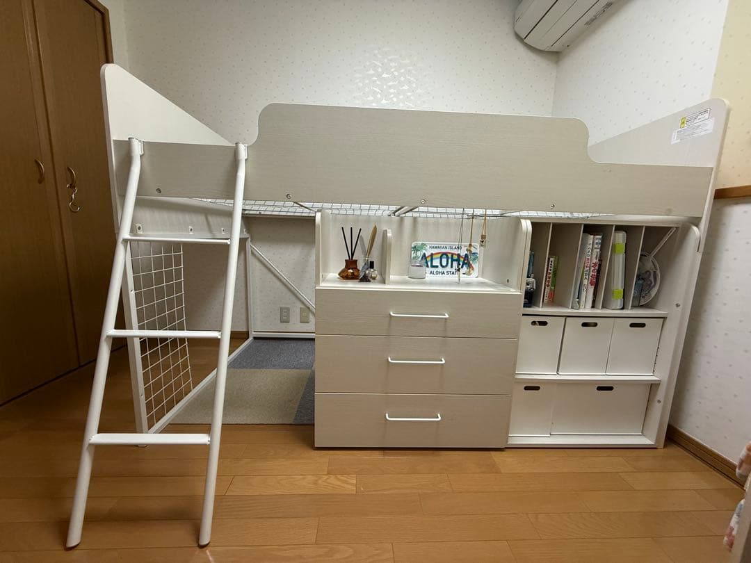 ロフトベッド・デスク付きホワイト 勉強机&椅子