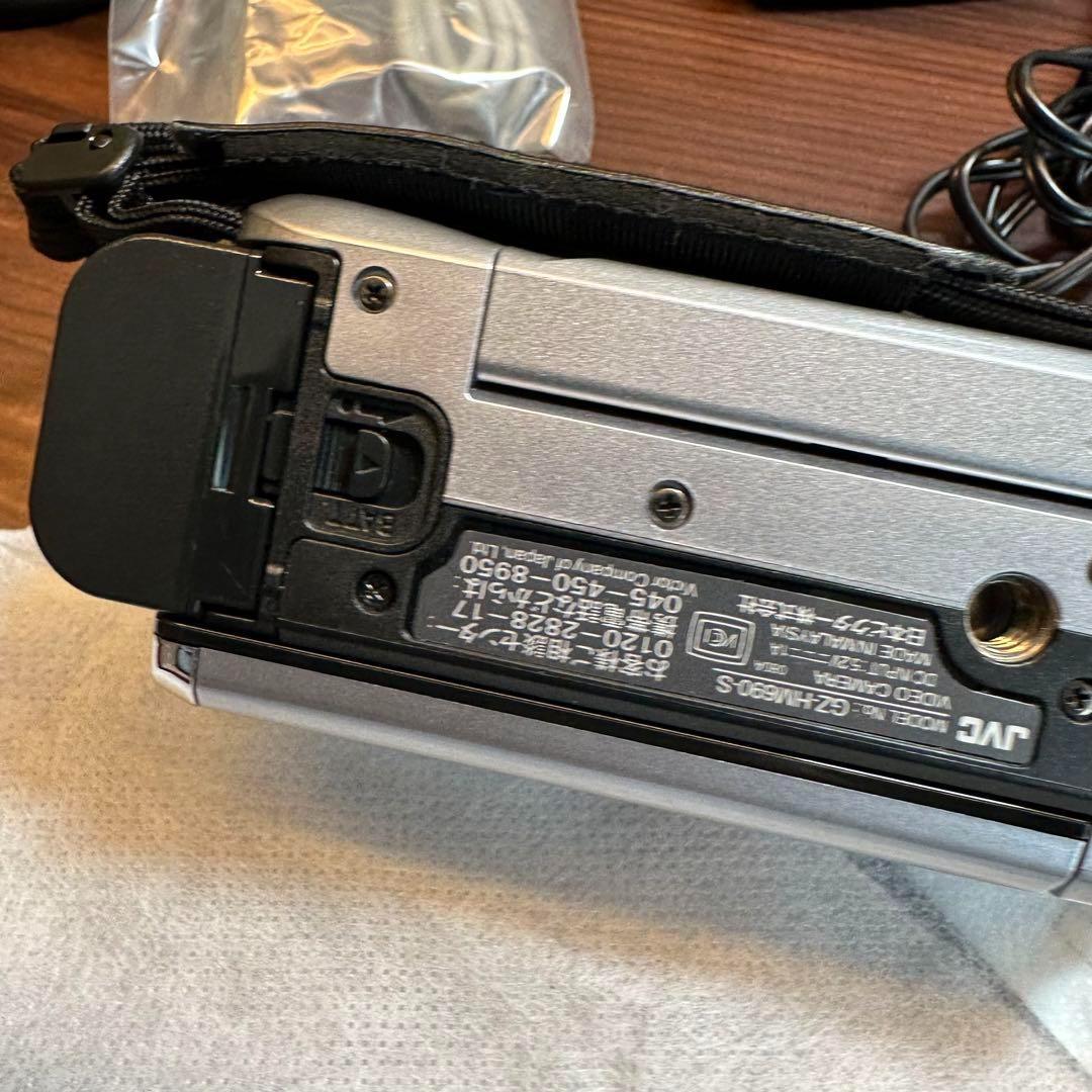 Victor JVC GZ-HM690-S ビデオカメラ 動作確認済み 0384