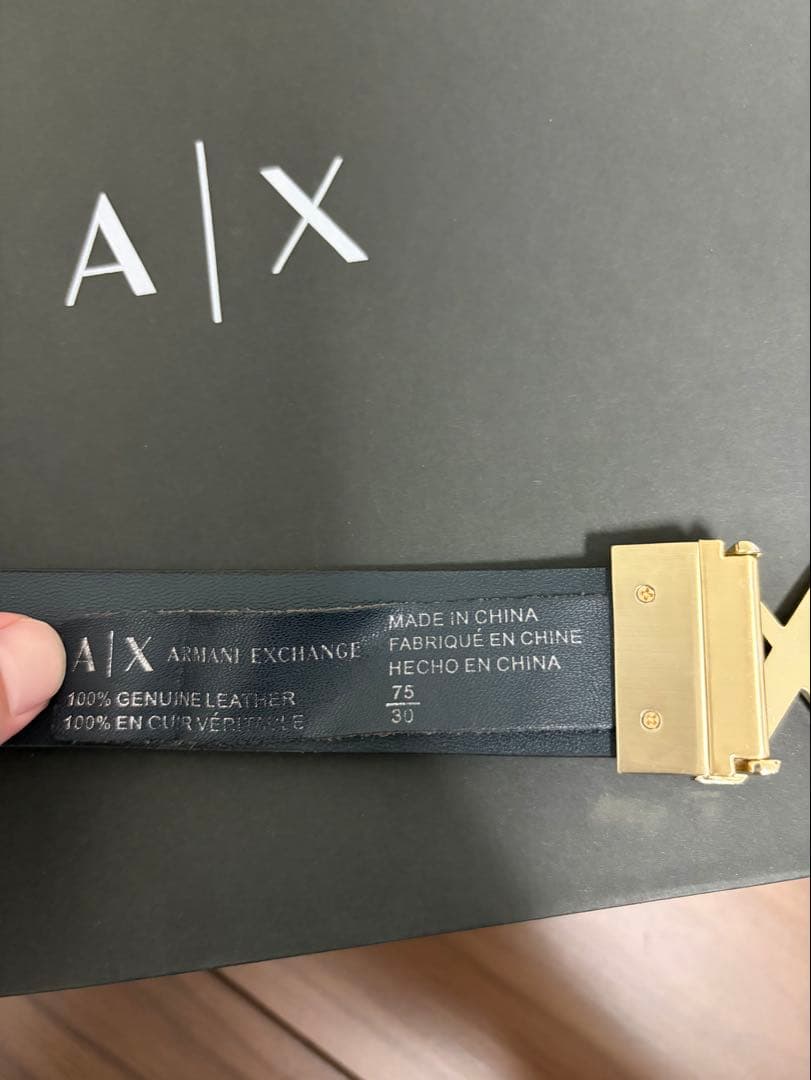 Armani Exchange ブラックレザーベルト