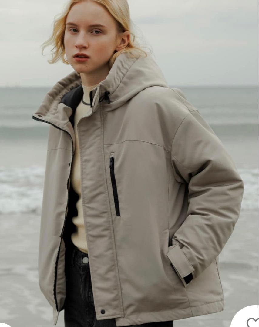 グレー ダウンジャケット フード付き　新品購入　美品　ほぼ新品　レディース