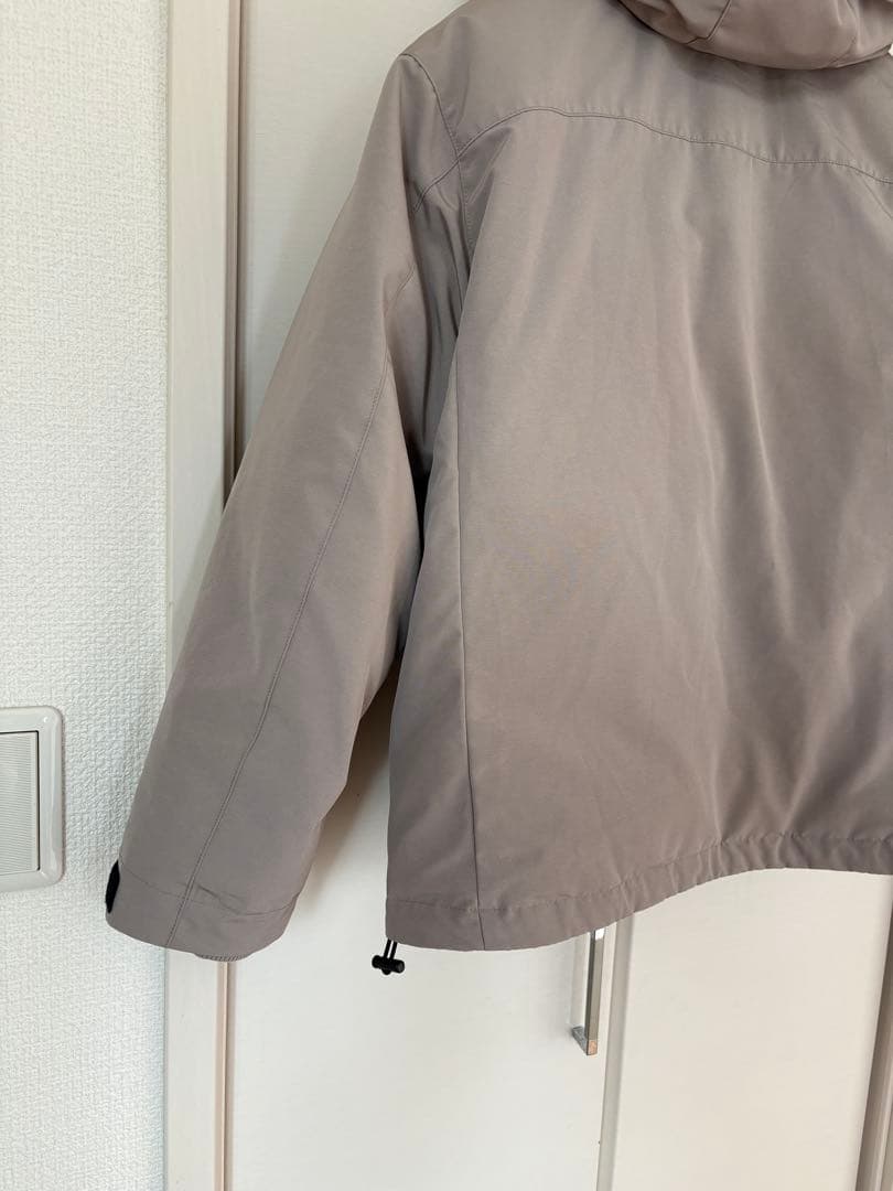 グレー ダウンジャケット フード付き　新品購入　美品　ほぼ新品　レディース