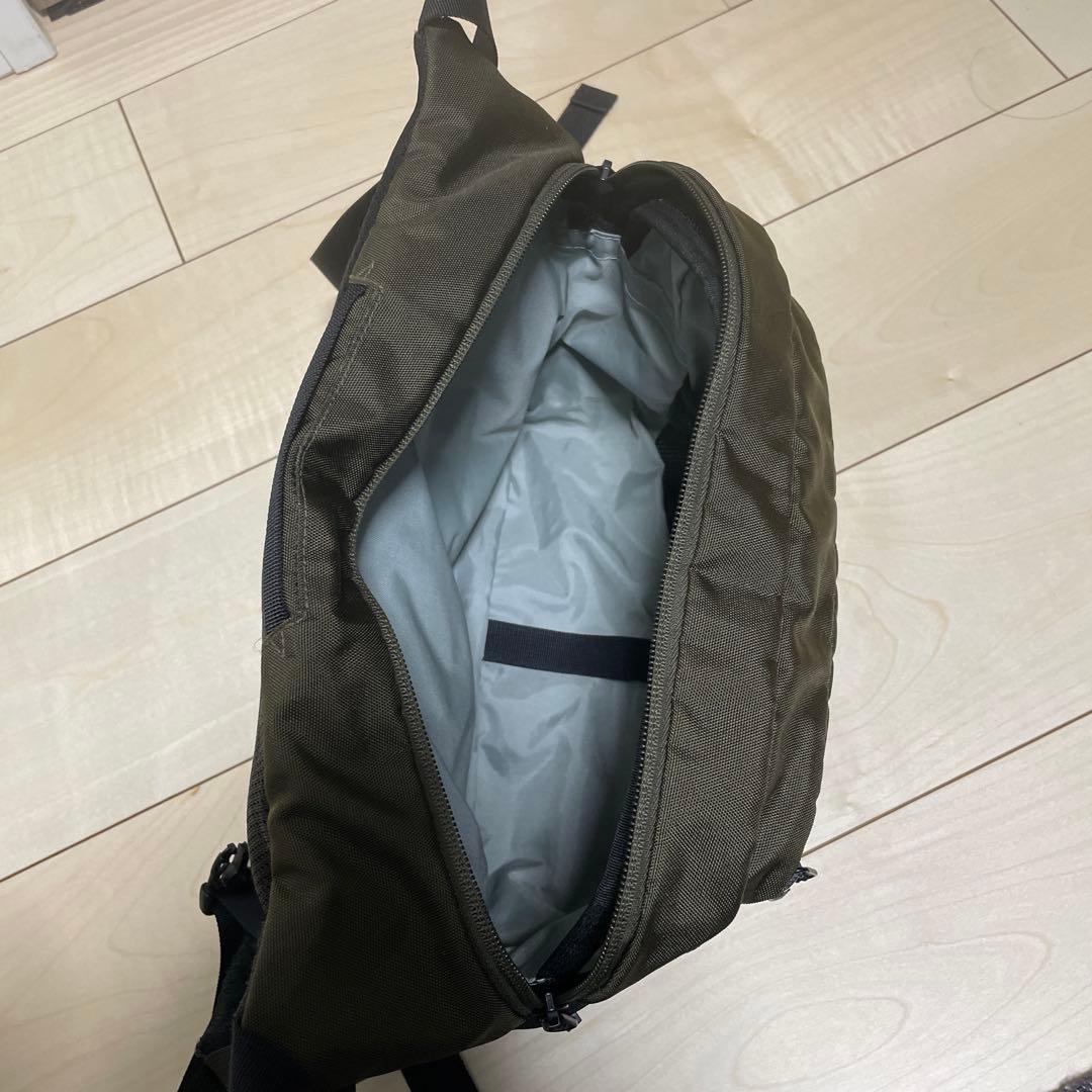 ノースフェイス　ベイビースリングバッグ