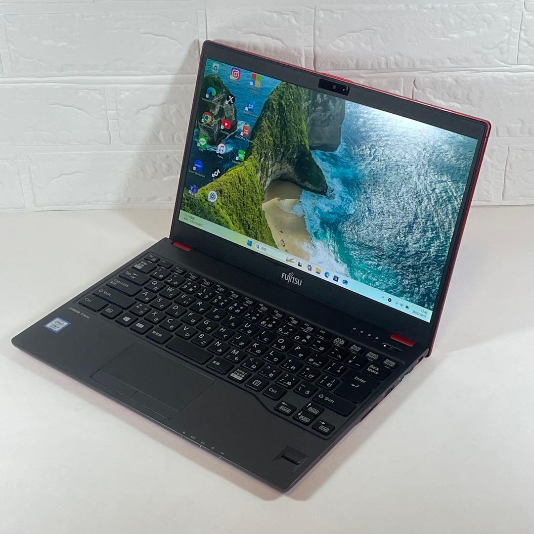 【超軽量】LIFEBOOK◇レッド◇SSD◇カメラ付◇ChatGPT搭載◇