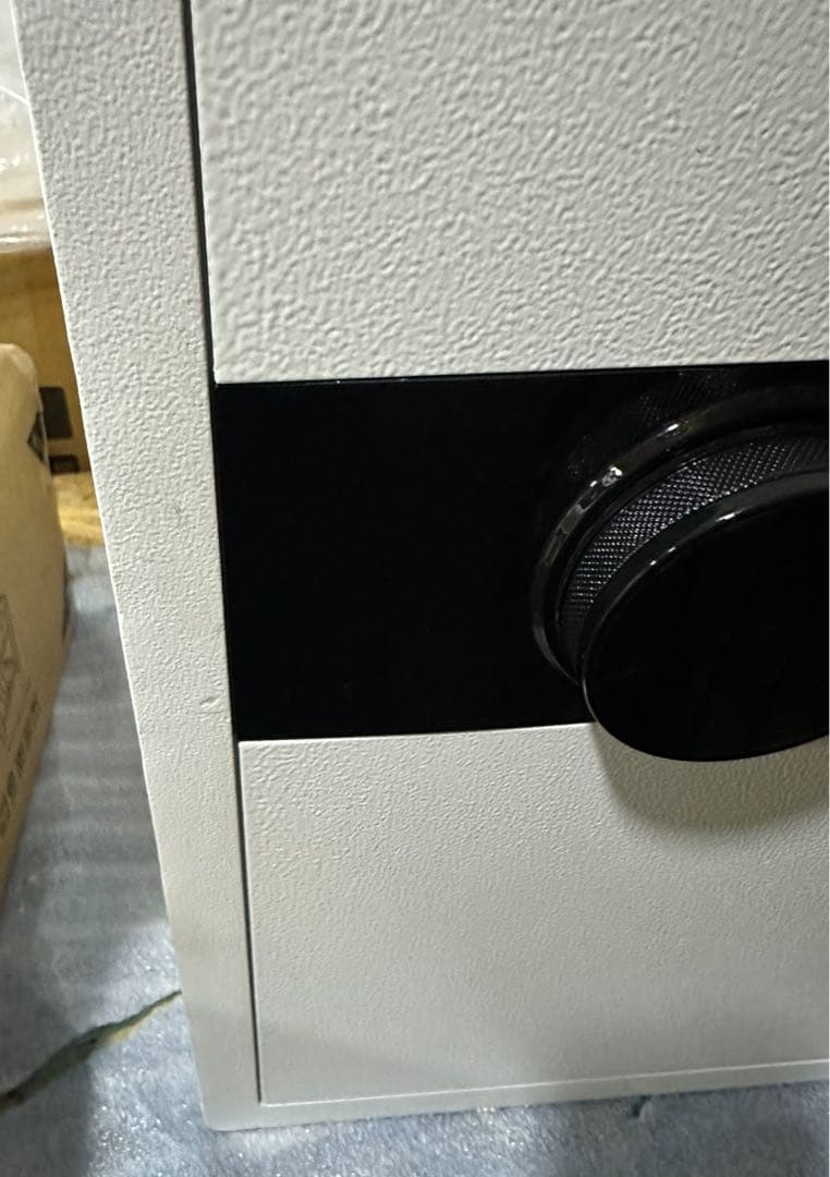 値下げ　美品　金庫 タッチパネル　指紋認証　(45cm, 白)