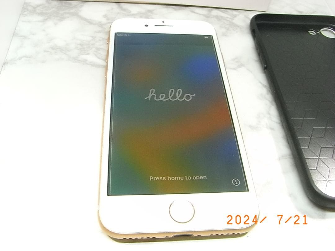 美品　iPhone 8 ゴールド 64GB 本体　バッテリー容量84％