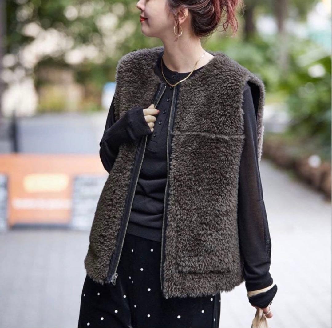 B.C STOCK ムートンライクリバーシブルベスト　完売