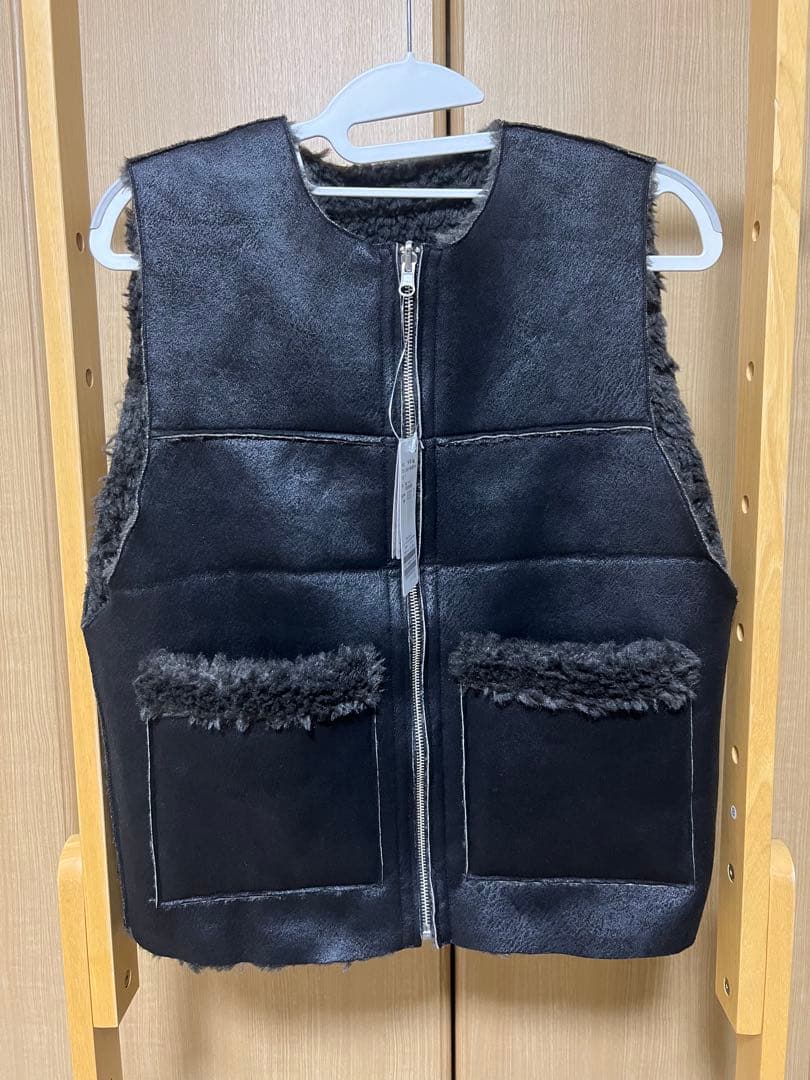 B.C STOCK ムートンライクリバーシブルベスト　完売