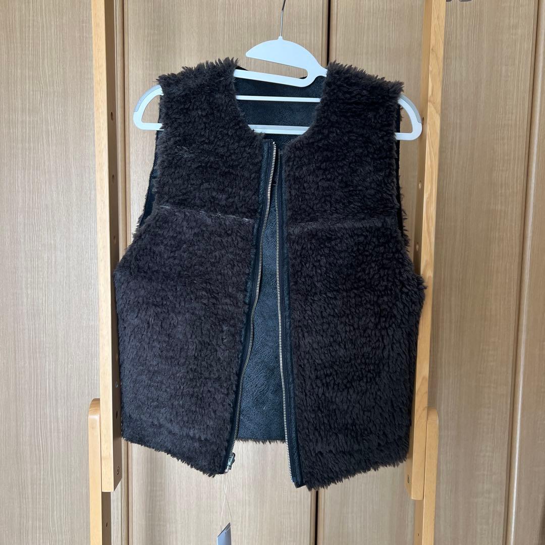 B.C STOCK ムートンライクリバーシブルベスト　完売